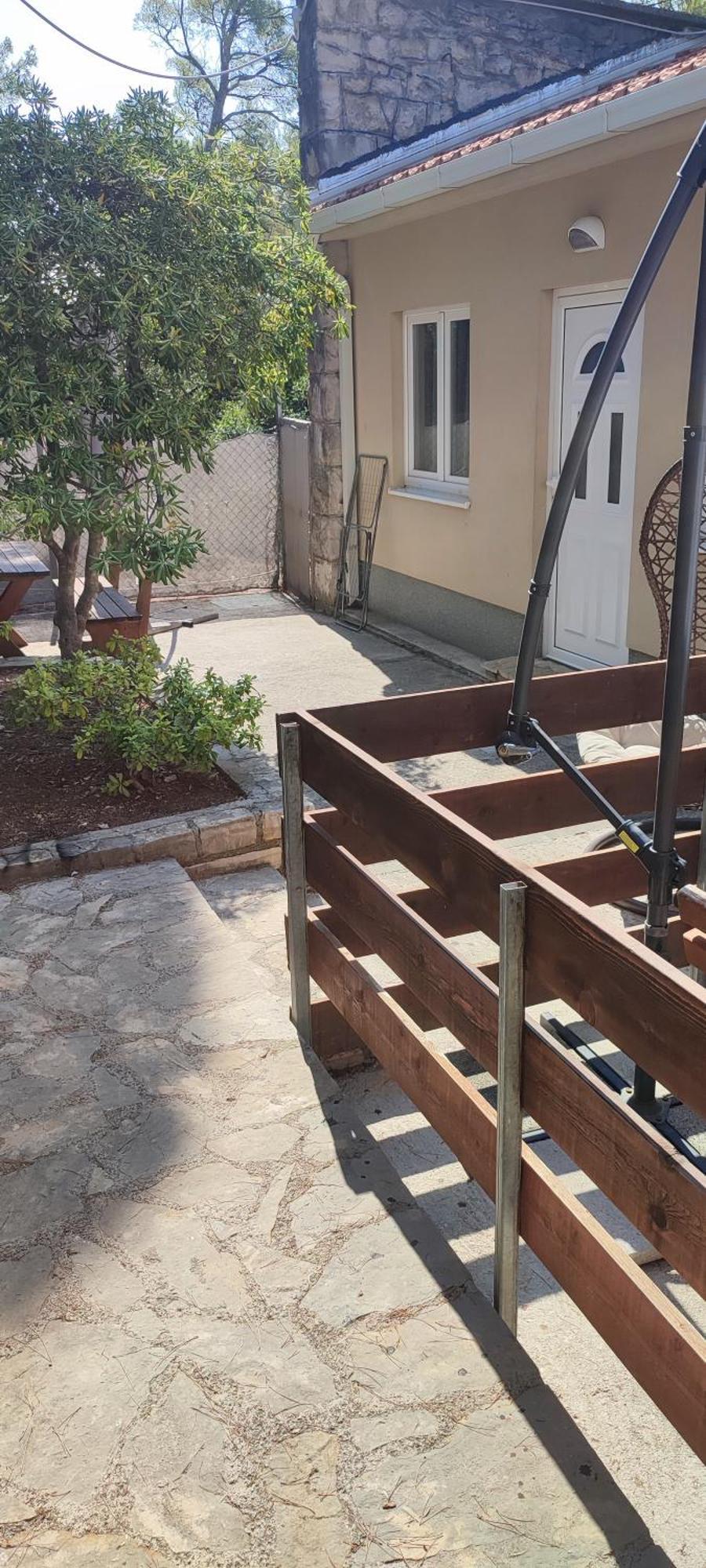 And Mobile Homes Apartment